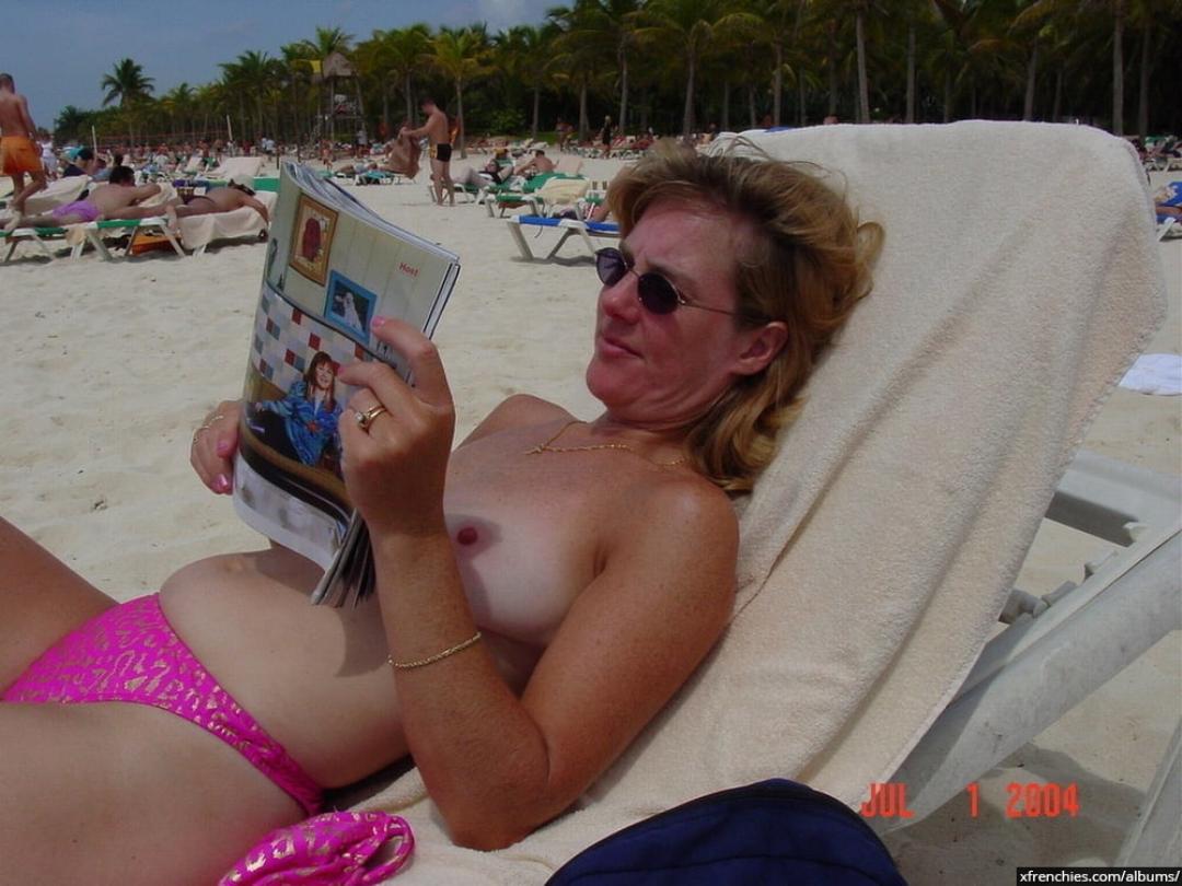 Photo Amatrices seins nus à la plage | Femme Topless beach #46
