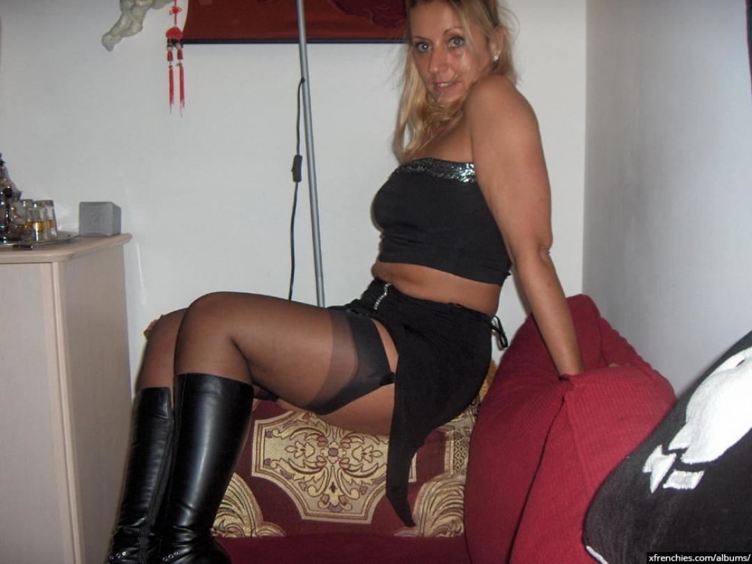 Photo Hot Mom in sexy lingerie, fishnets stockings fetish #61