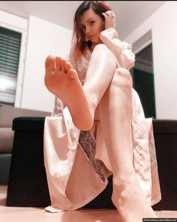 Photos of Chelxie Onlyfans Leak's feet n°38