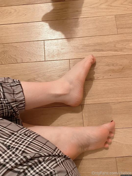 Photos of Chelxie Onlyfans Leak's feet n°7