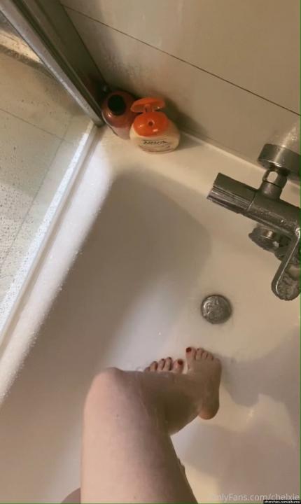 Photos of Chelxie Onlyfans Leak's feet n°28