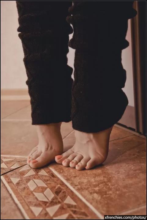 Fotos de fetichismo de pies, medias, tacones n°53