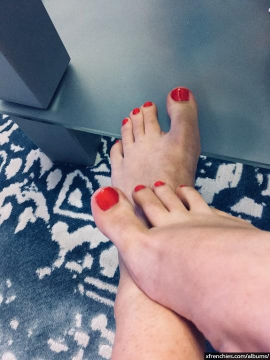 Fotos dos pés da minha namorada e da sua roupa interior sexy n°32