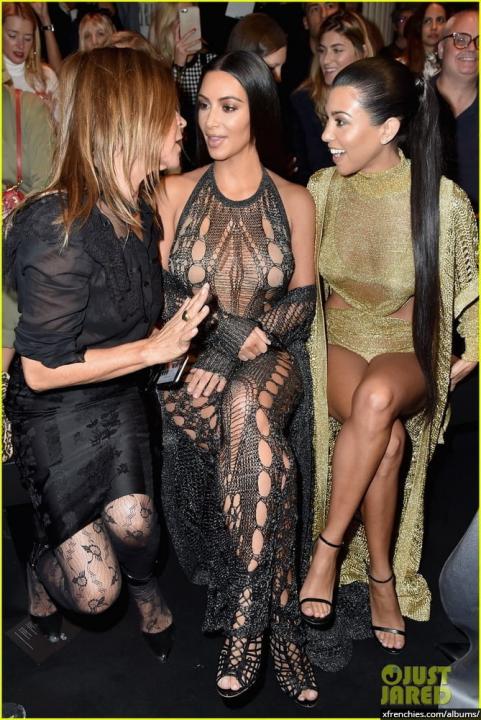 Sexy photos of Kim Kardashian in her underwear n°57