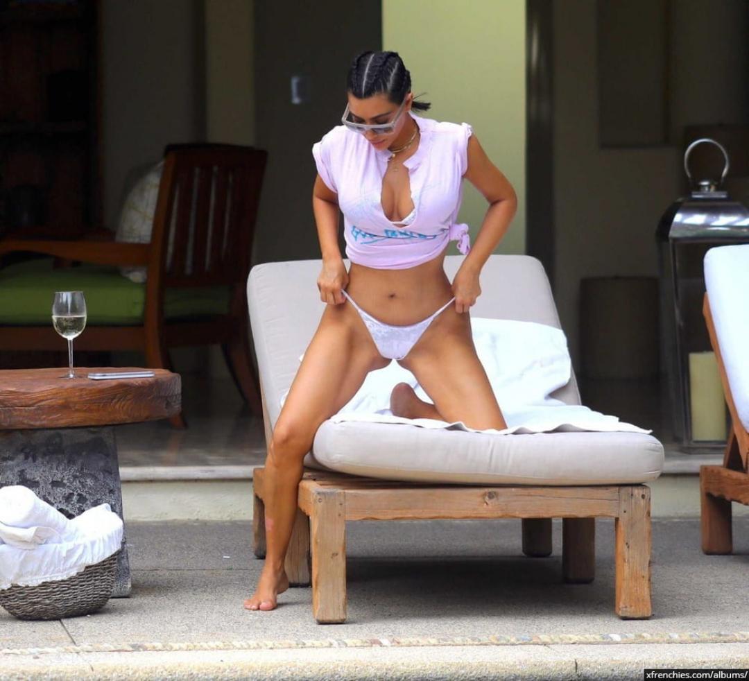 Photos sexy de Kim Kardashian en sous vêtements n°93