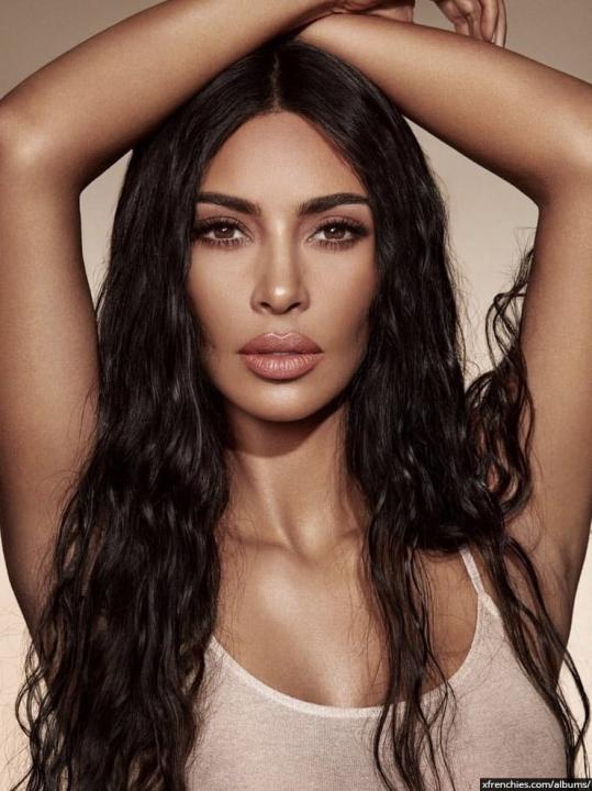 Fotos sensuais de Kim Kardashian em roupa interior n°99
