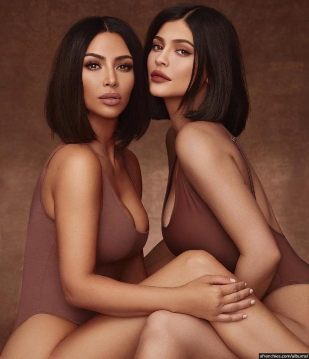 Fotos sexy de Kim Kardashian en ropa interior n°146