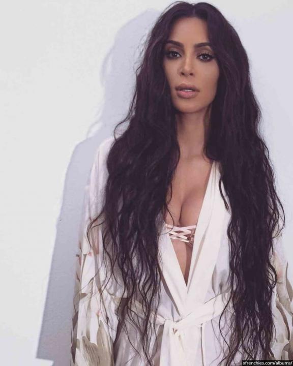 Foto sexy di Kim Kardashian in mutande n°162